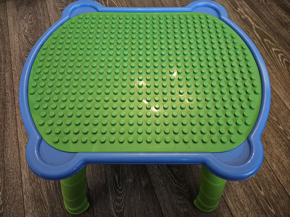 Elefun stolik na klocki