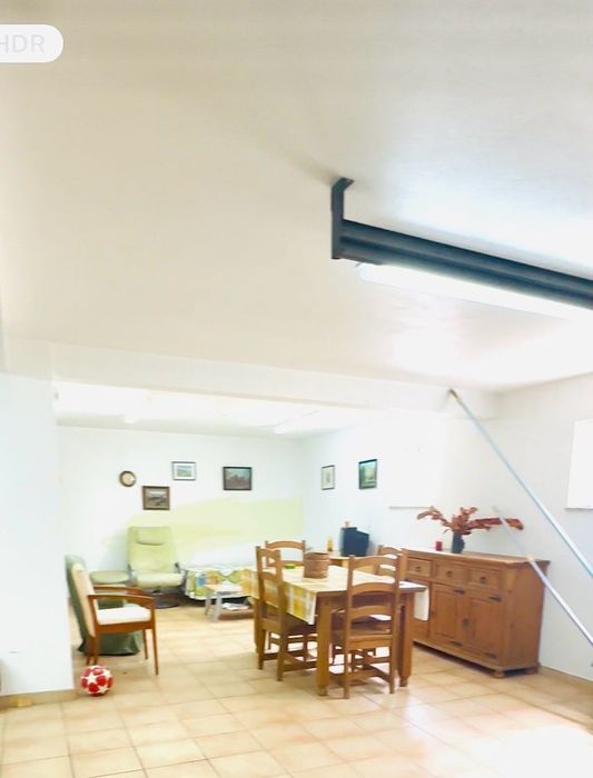 móveis de madeira intactos