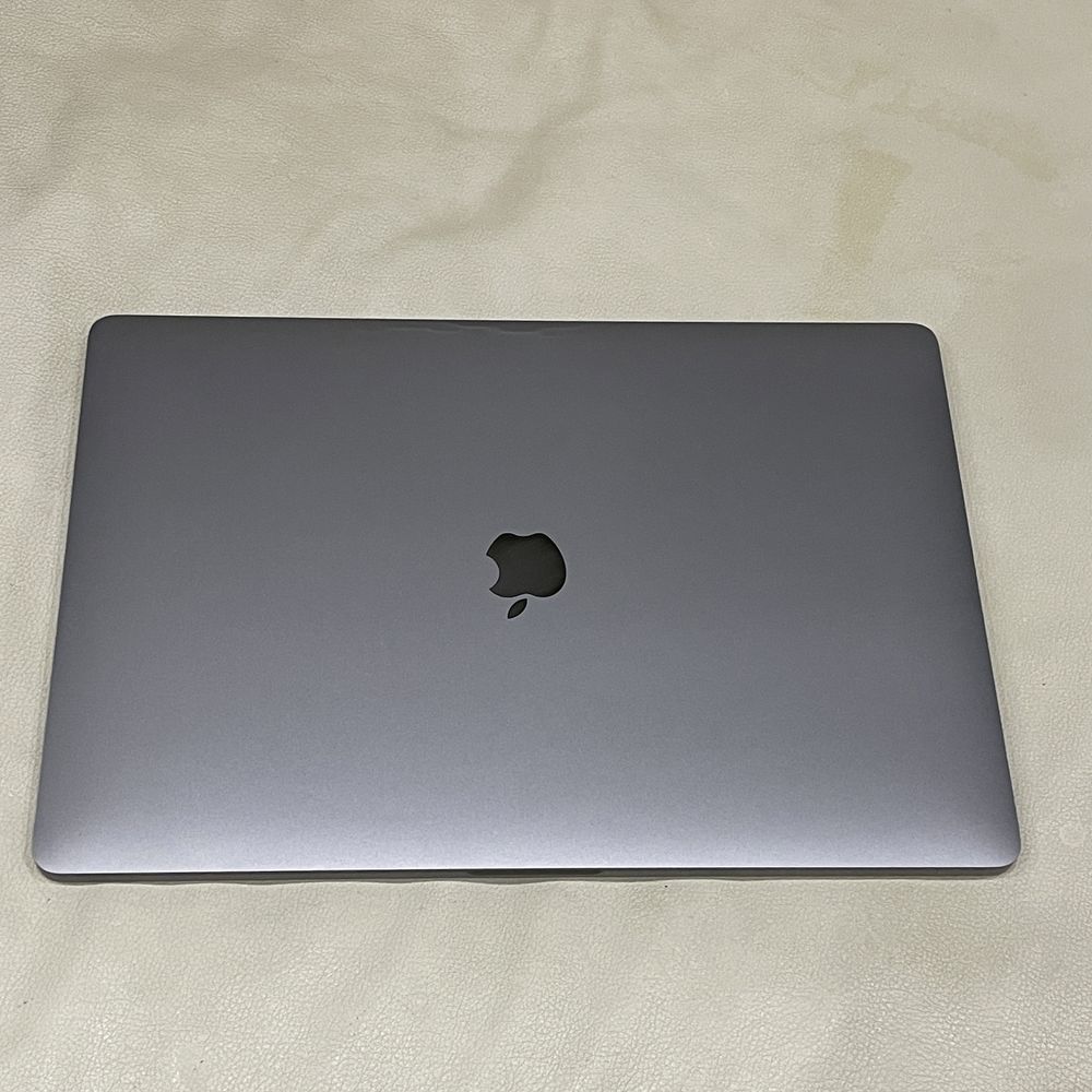 Apple MacBook Pro 16’ 2019r. 2TB dysk, 64GB RAM, i9 2.4 GHz, OKAZJA!