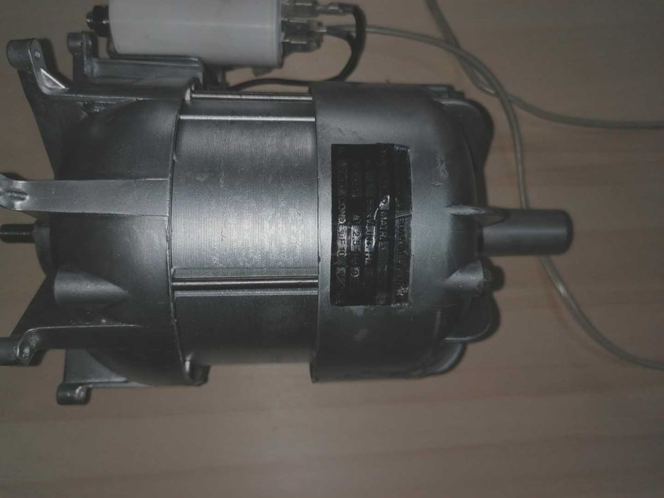 Motor monofásico 0.32 HP marca SMEG