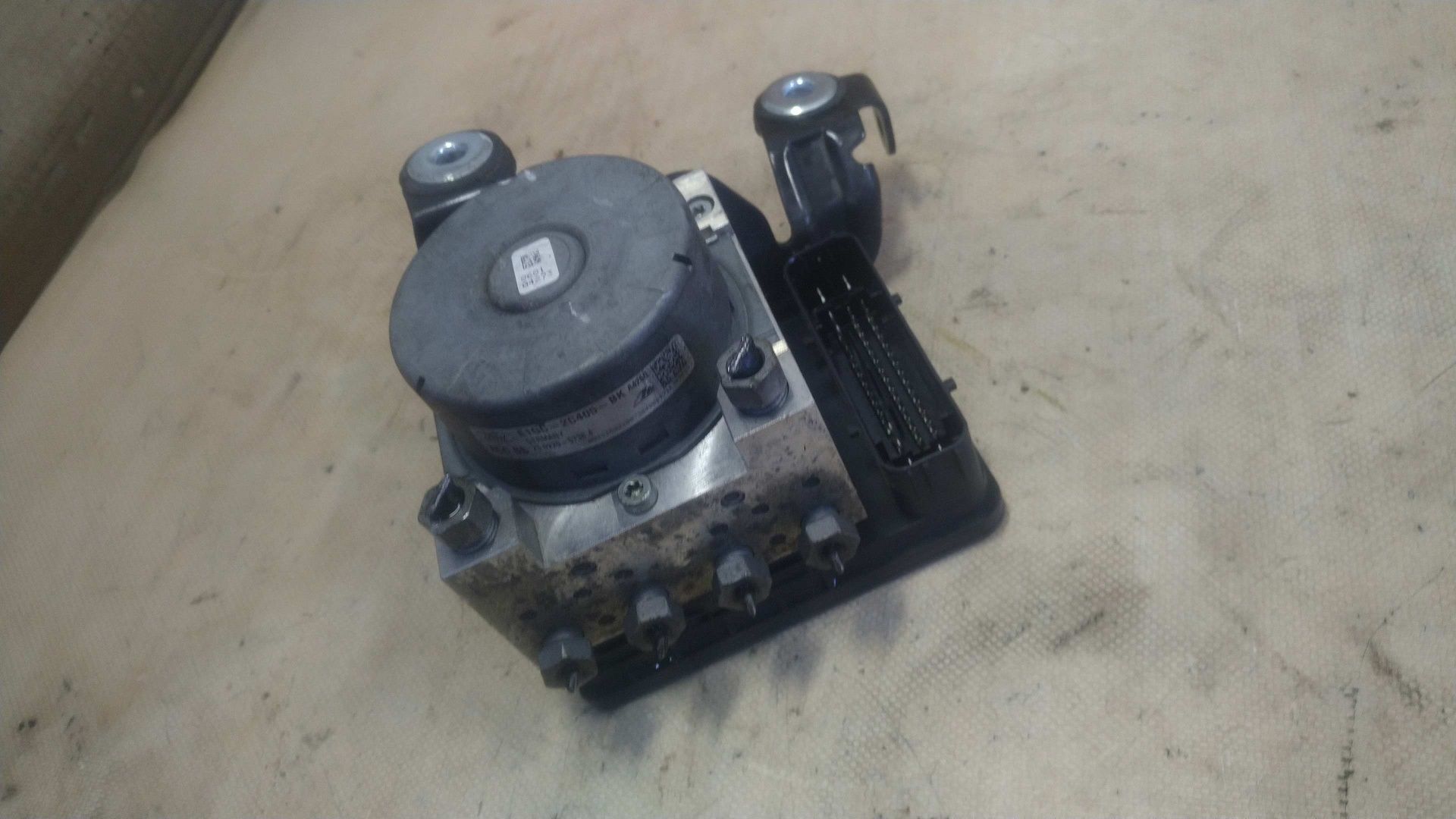) S-Max Mk2 pompa sterownik ABS