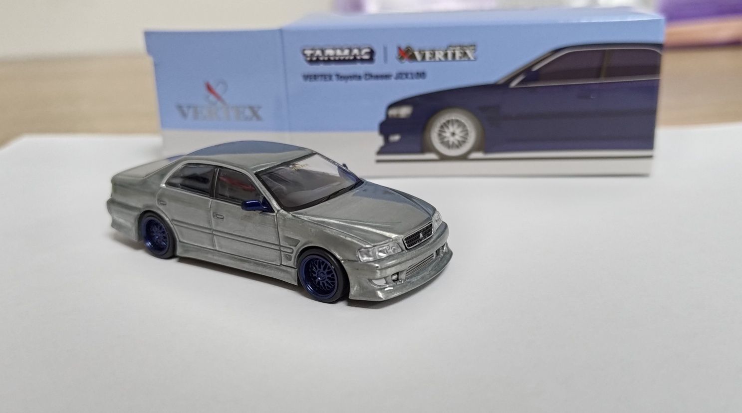 Модель Tarmac 1/64 Toyota Chaser Vertex JZX 100 CHASE