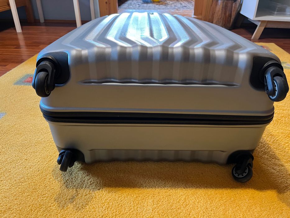 Duża Walizka Carlton Sonar poliwęglan