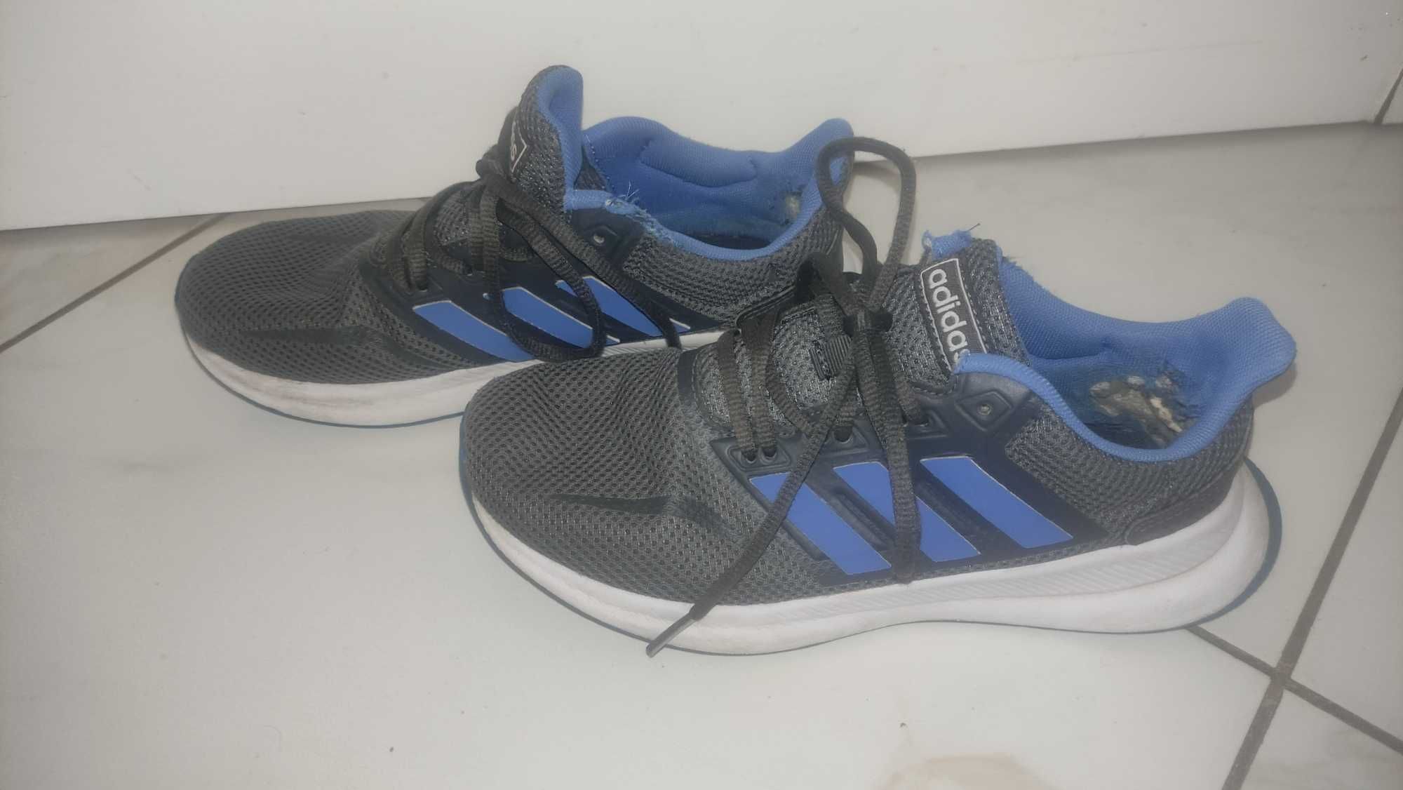 Детские кроссовки Adidas оригинал на мальчика 36.5р для двора физ-ры