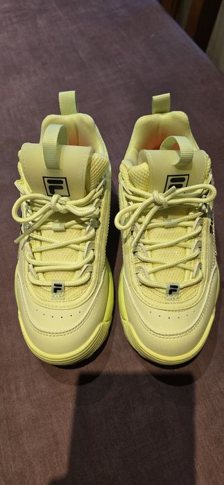 Ténis Fila novos 33