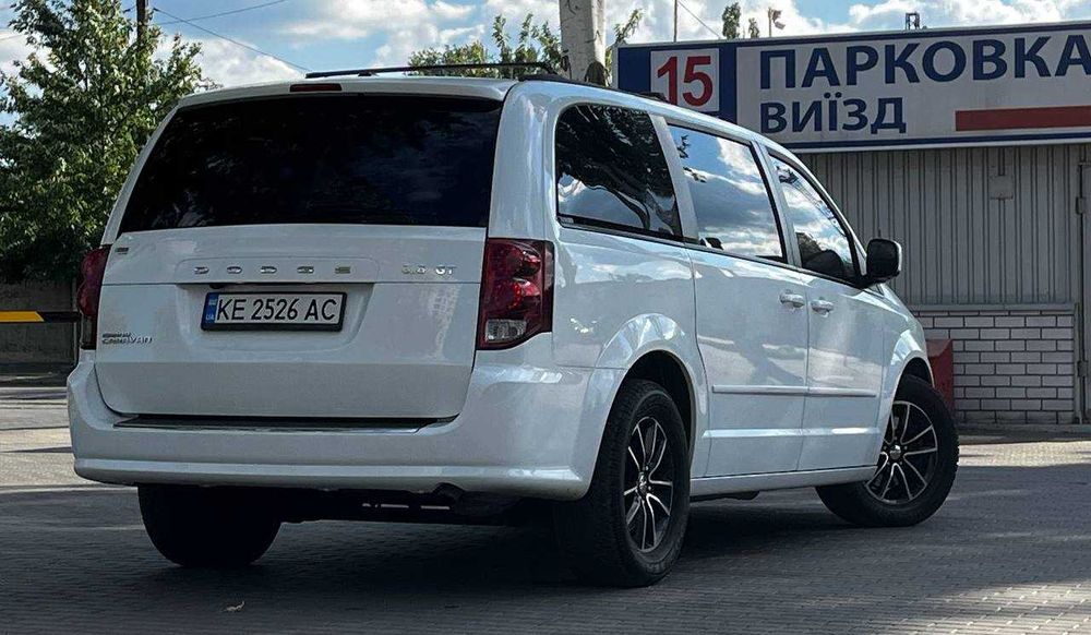 Dodge Grand Caravan 2017 7 мест автомат газ - бензин