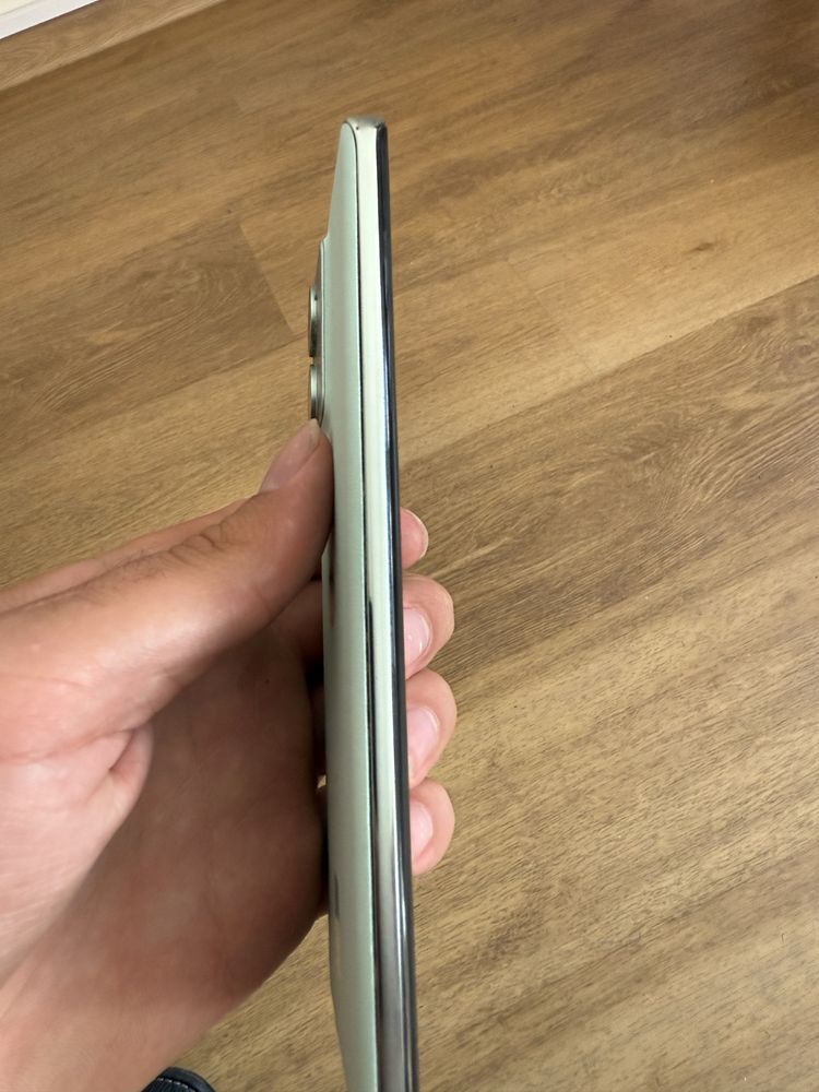 Motorola Edge 40 Neo 256GB – Stan bdb – Mały defekt klapki