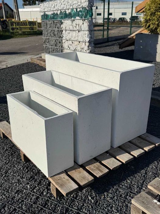 Donica ogrodowa LINE Śnieżnobiała, Niemalowana ozdobna IMPRESTONE