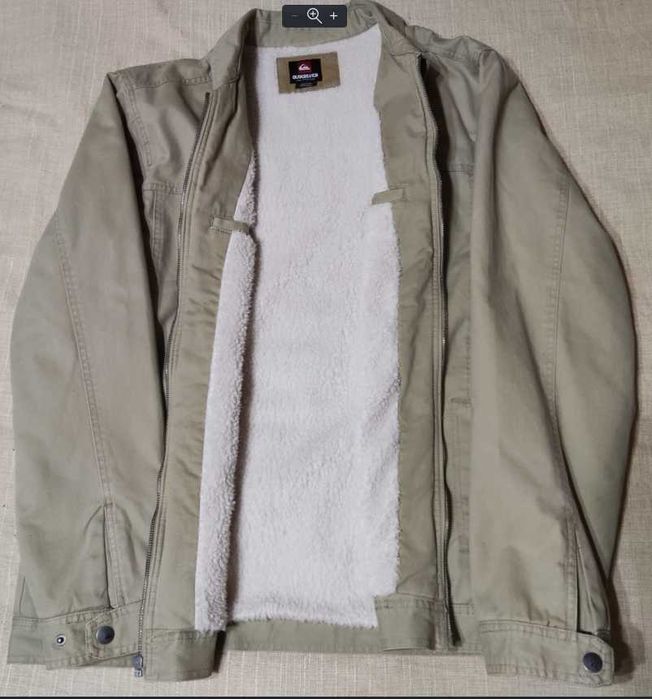 4  якісні куртки  на осінь і весну.