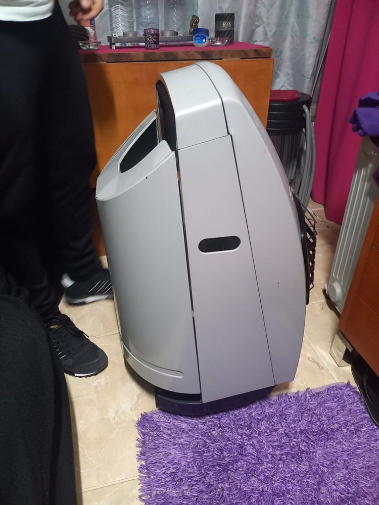 Aquecedor a gás Delonghi.