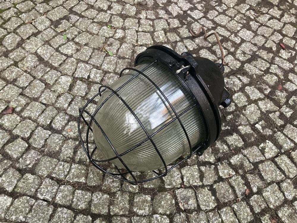 Lampa przemysłowa retro