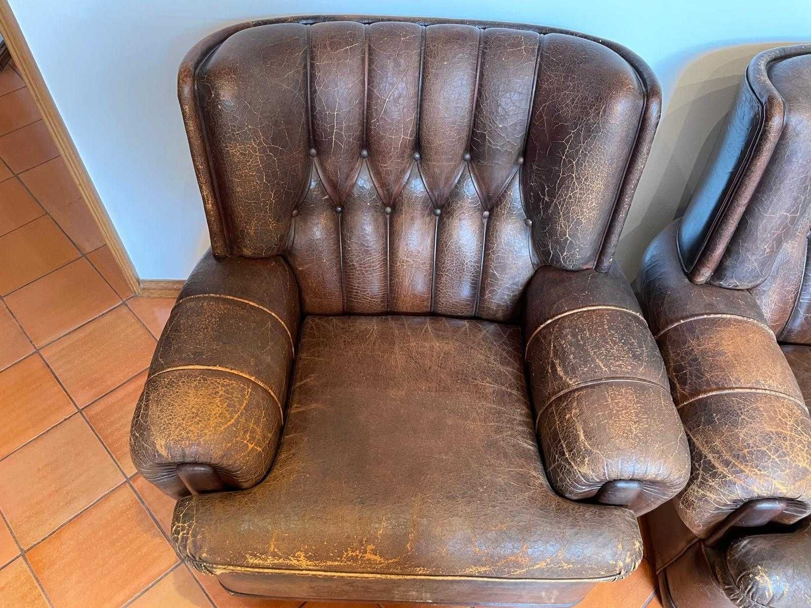 Sofás Cadeirões de Couro
