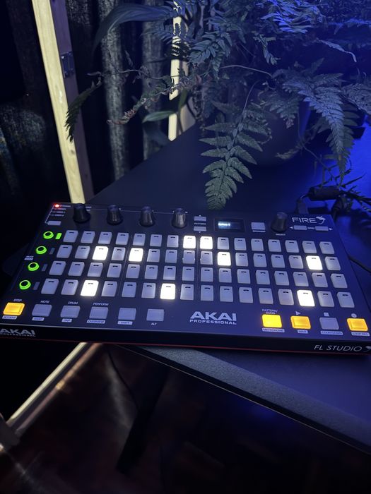 Controlador Akai Fire