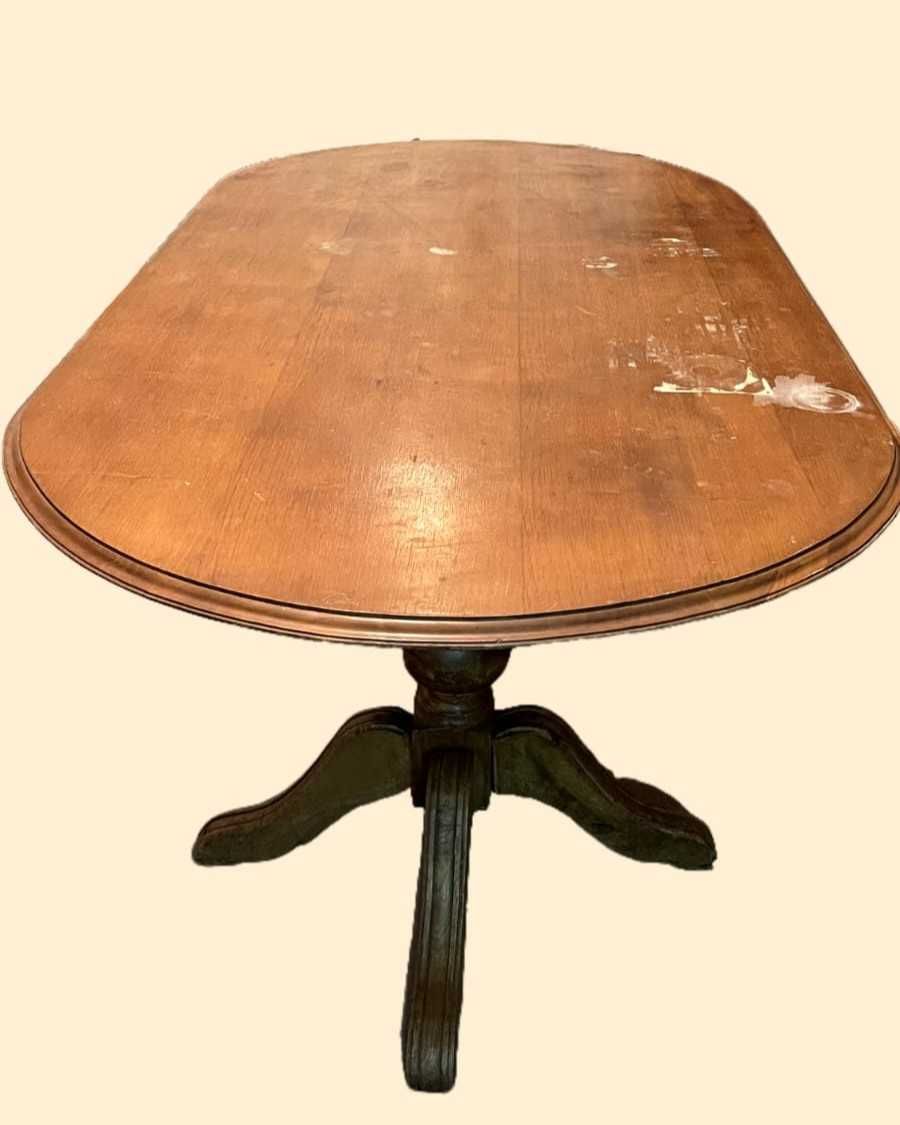 Mesa de madeira com 6 cadeiras