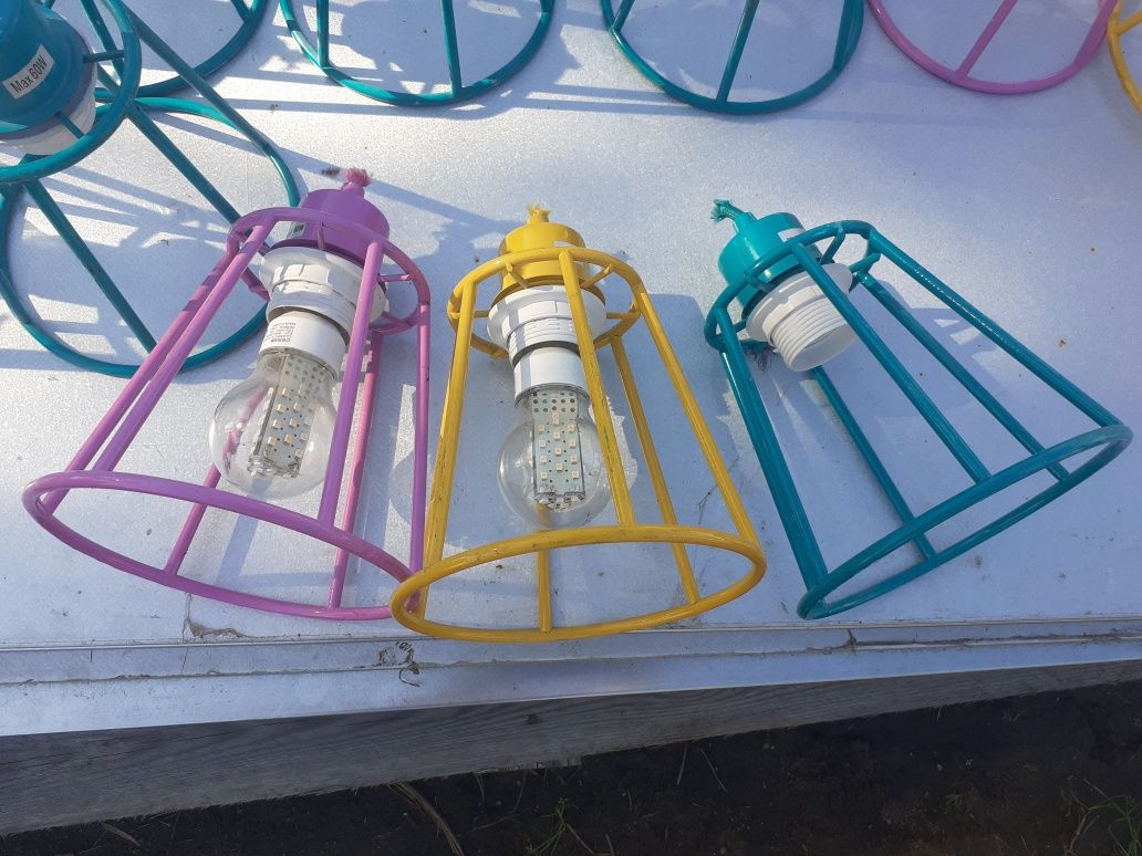 Lampy wiszące z klatką