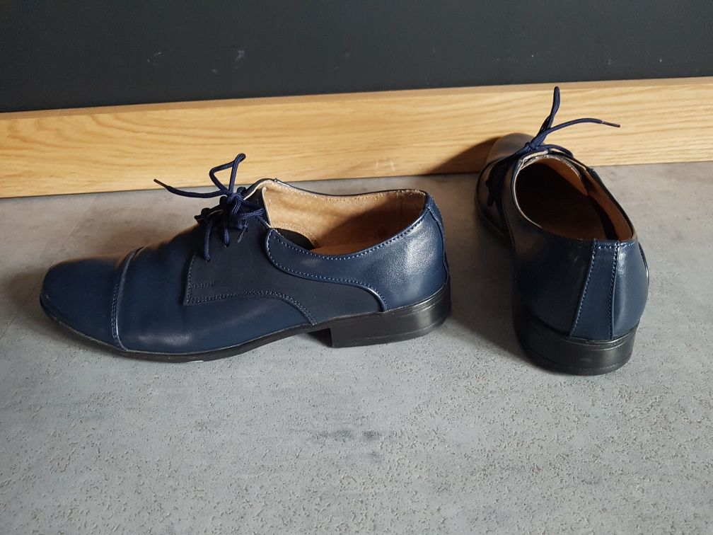 Buty wizytowe 36 półbuty eleganckie granatowe