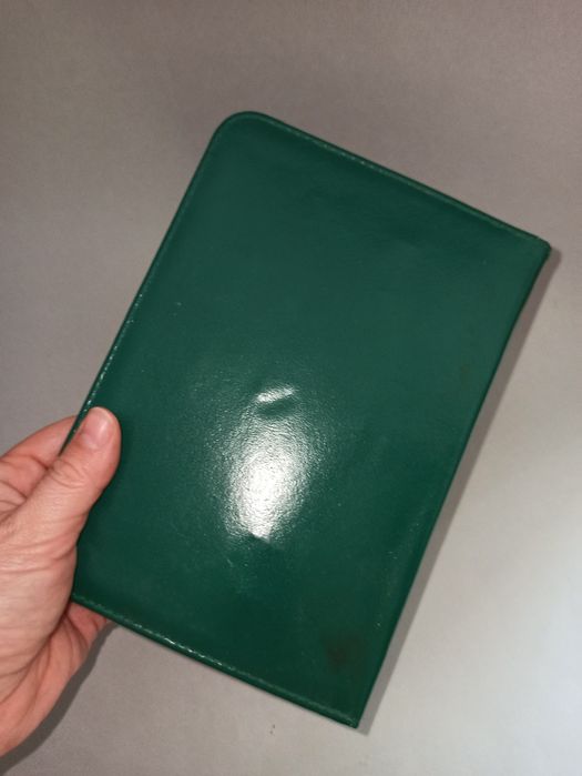 Stary piórnik z wyposażeniem PRL vintage retro kredki gumka długopisy