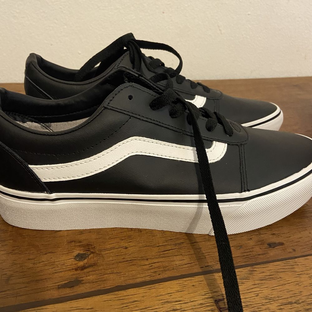 Vans pele 41 novos