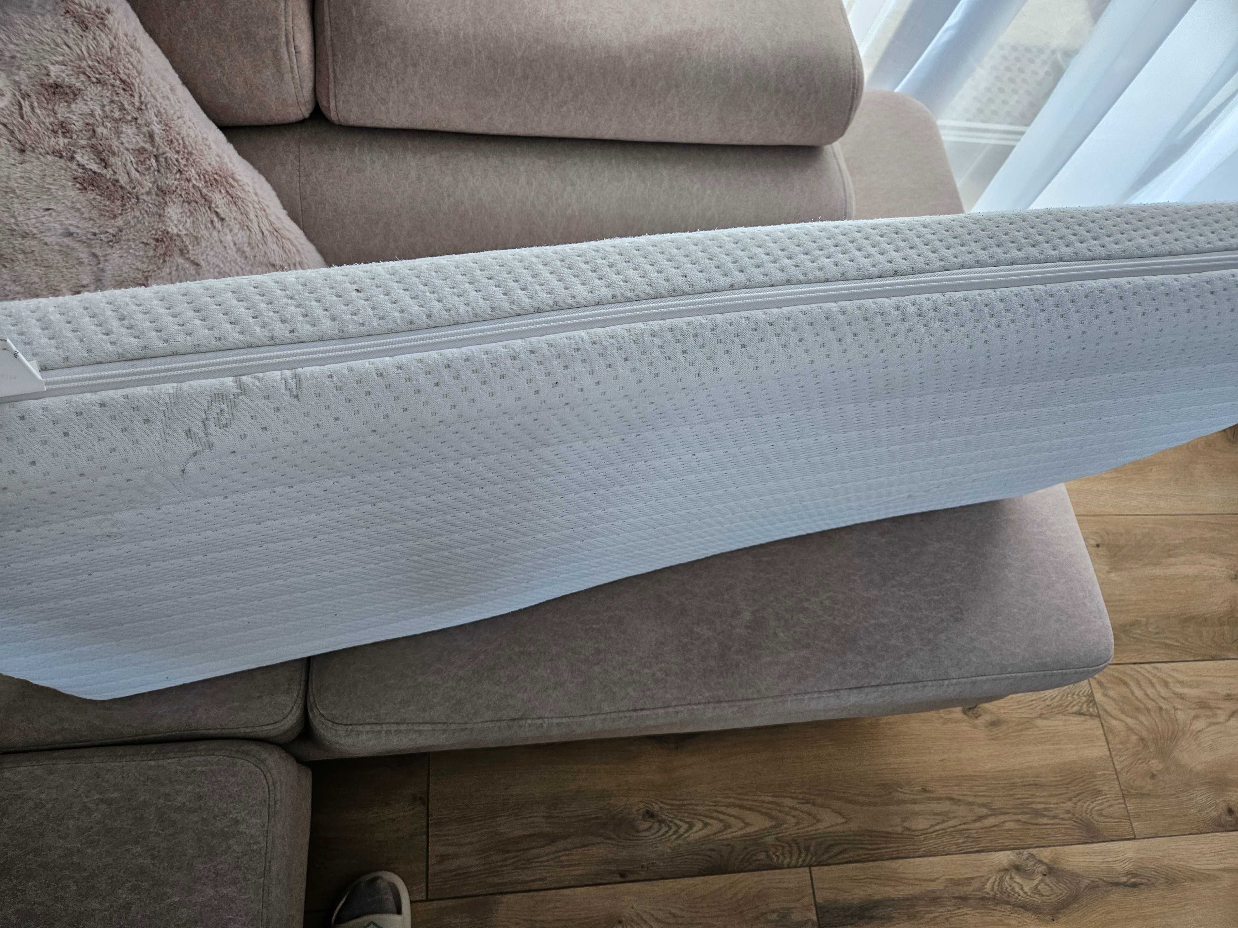 Białe klasyczne łóżko  IKEA SMÅGÖRA 60x120