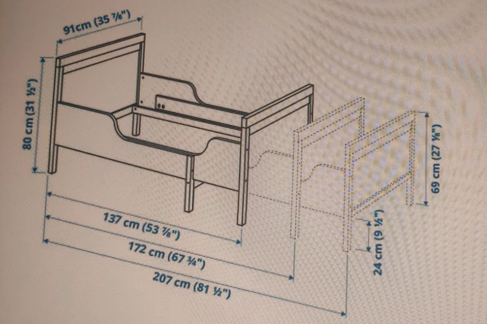 Cama de criança do Ikea com calções