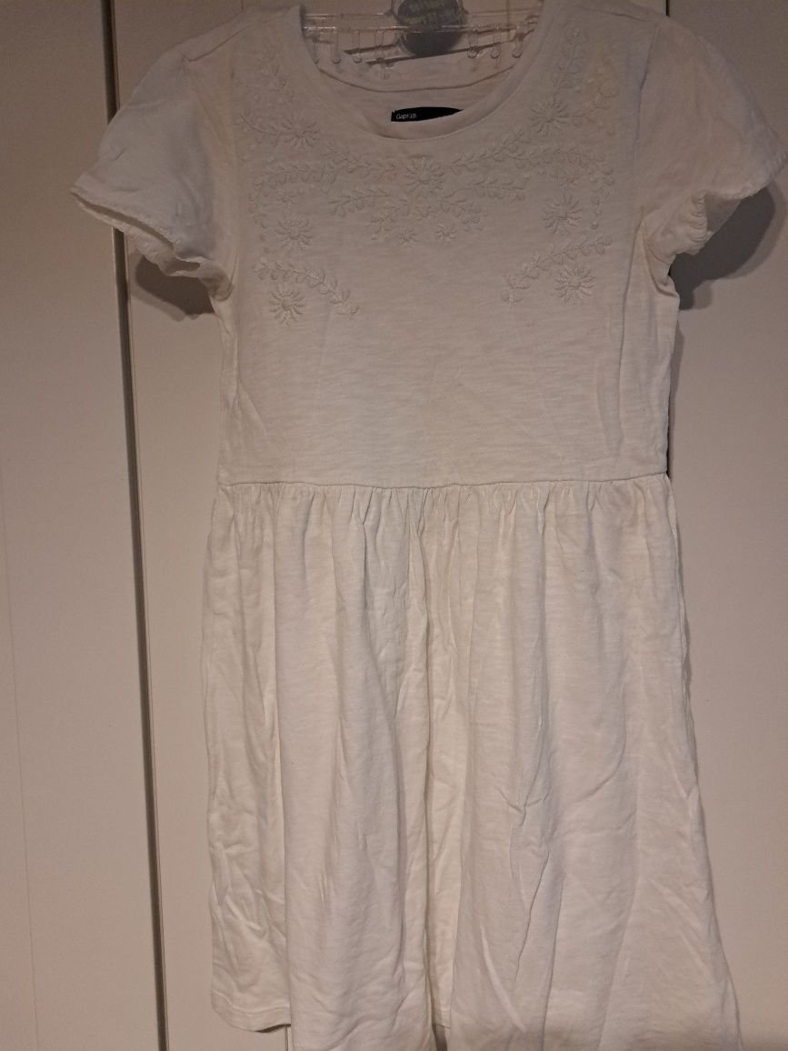 Letnia sukienka 128. GAP