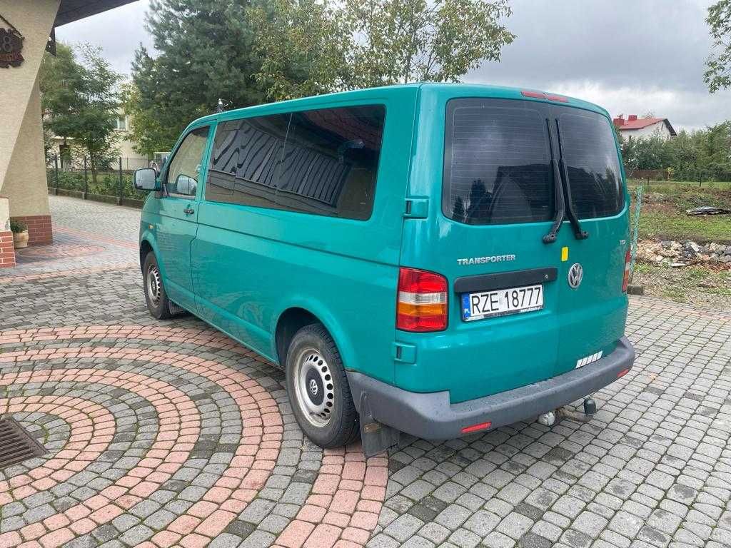 VW TRANSPORTER z siedzeniami