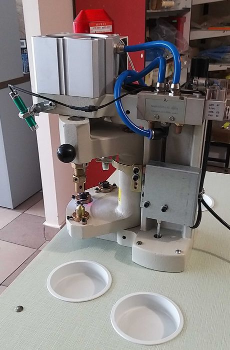 Napownica prasa pneumatyczna 3-głowicowa GLOBAL PFA-03