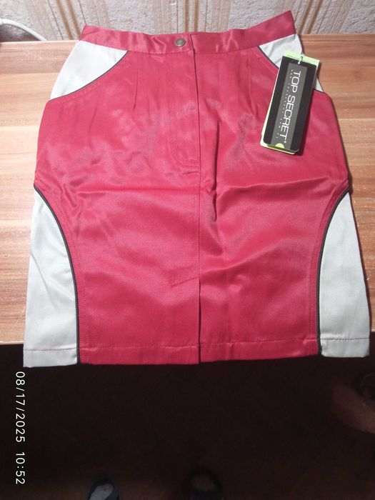 ЛОТ на Дівчинку: НОВІ Спідниці та Джинси 25 Євро/М/152-158/12-15 Років