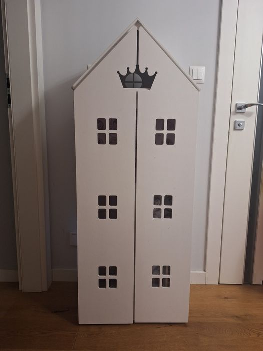 Piękny drewniany duży domek dla lalek