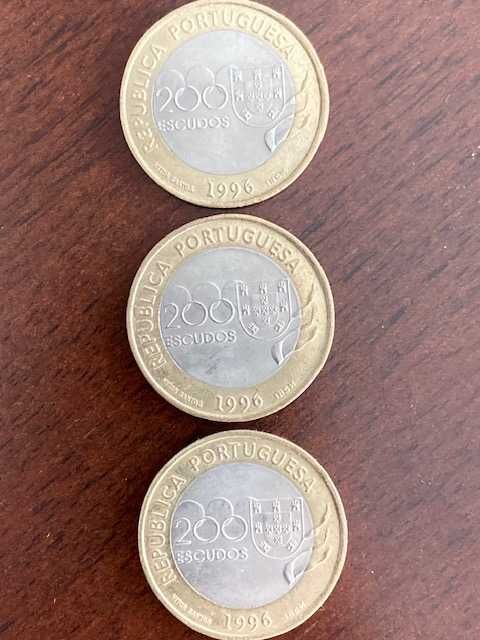 3 Moedas comemorativas bimetálicas de 200 escudos (200$00) de 1996