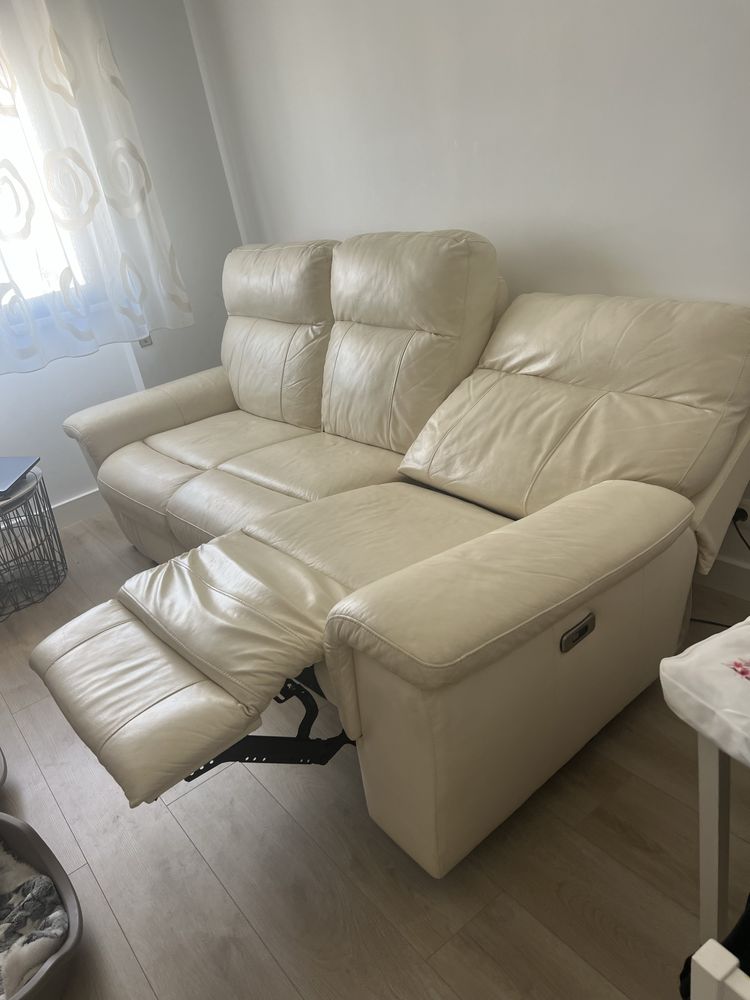 Sofá Chateau d’Ax em pele 3 lugares com 2 relax elétricos