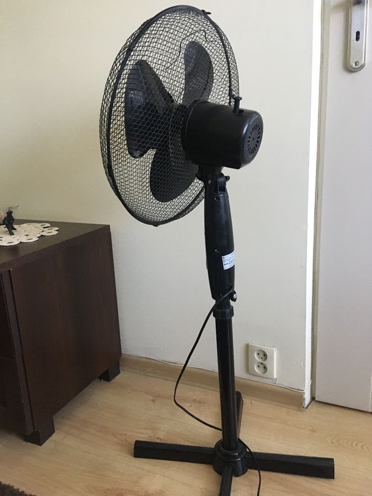 Wysoki wentylator podłogowy