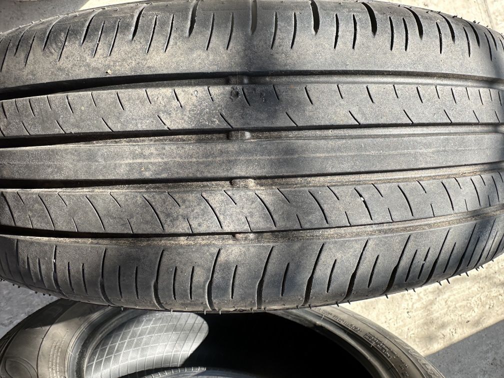 Автошини Dunlop 215/60 R17