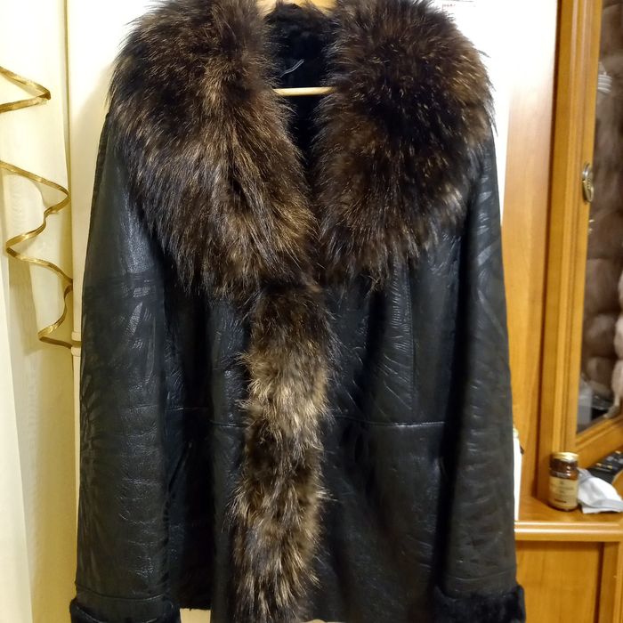 Продам дубленку женскую