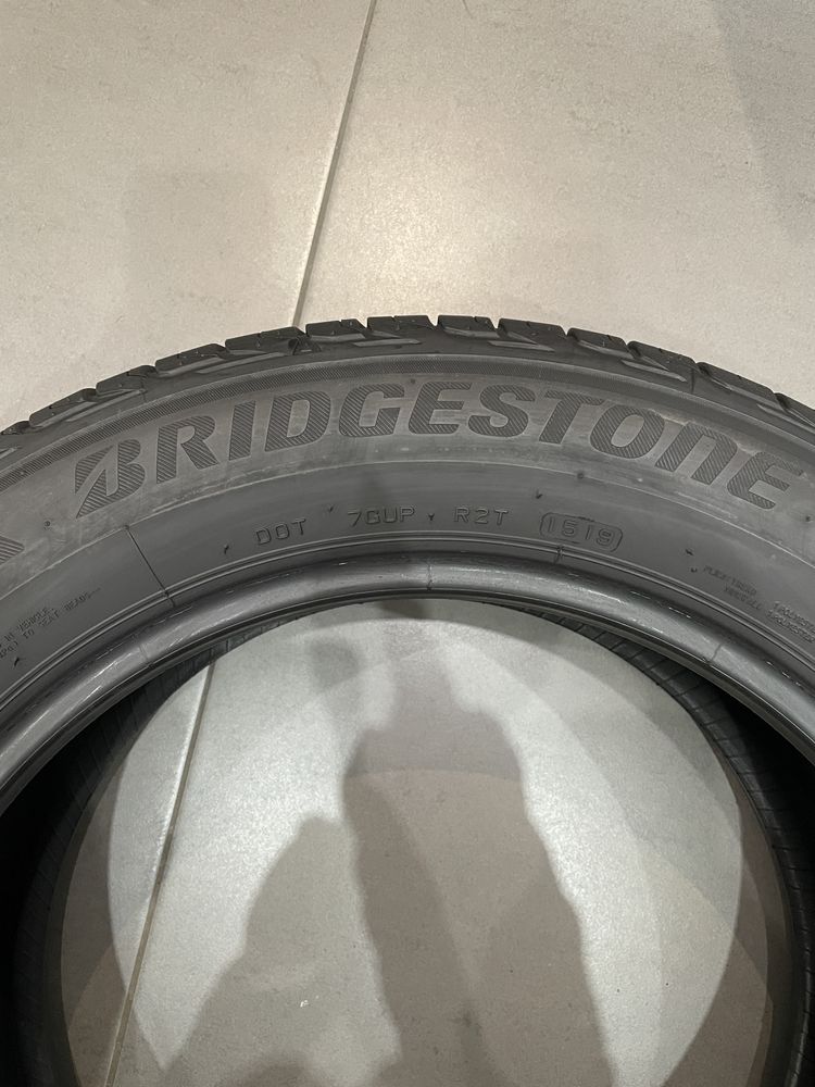 225/55 R17 Bridgestone Turanza T001