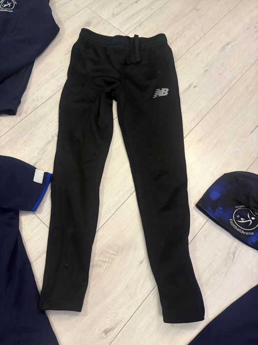 Bluza i spodnie New Balance dla młodego piłkarza