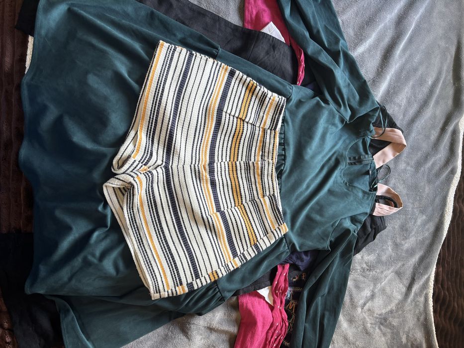 Lote 10 Peças de roupa de mulher tamanho XS