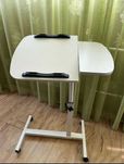 Стол для ноутбука на колесах з регулюванням висоти 60х40см