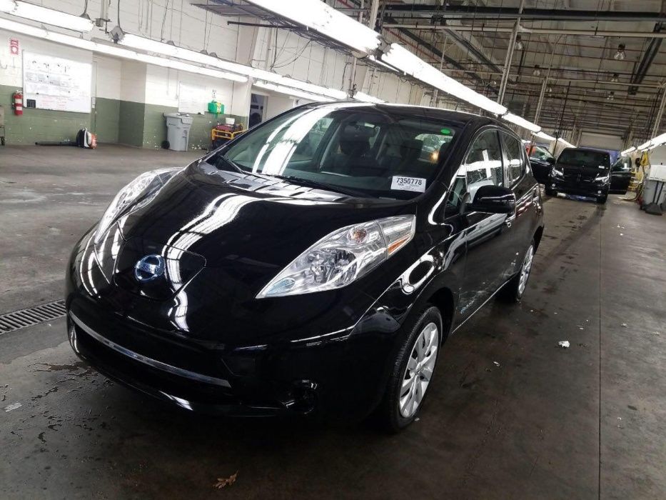 Nissan Leaf S 2015