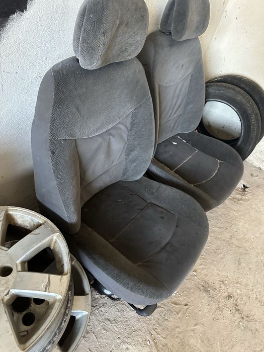 Сидения сидушки рено лагуна сценник меган ваз ланос