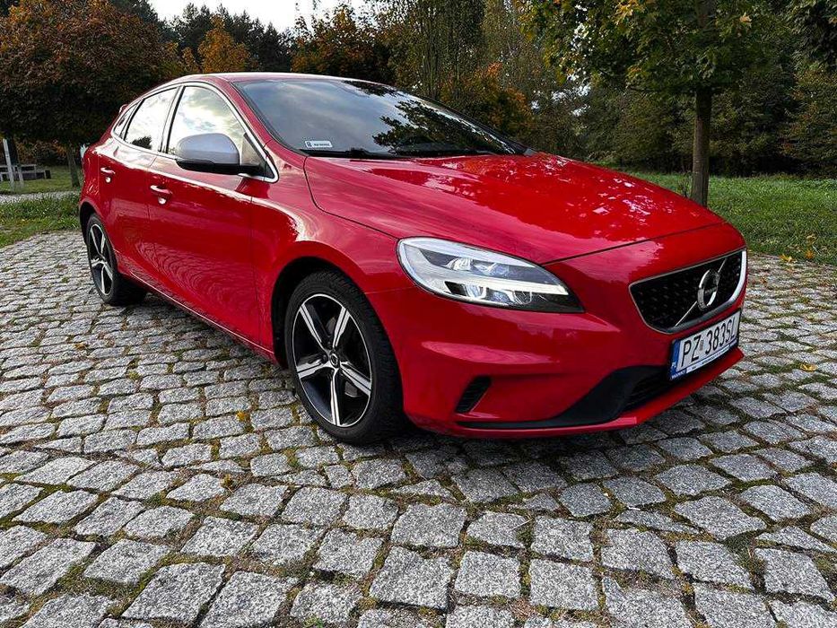 Volvo V40 / 2.0 Benzyna / T3 / 152 KM / R-Design / Drive-E