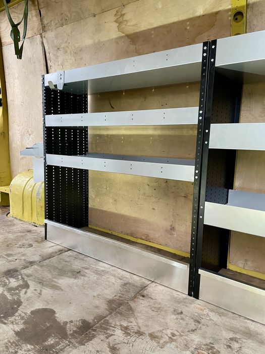 Zabudowa do busa - metalowy regał warsztatowy mocna konstrukcja.