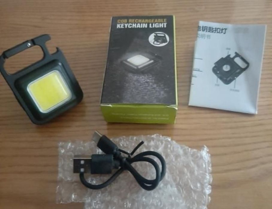 Лампа на акумуляторі та світодіодний ліхтарик