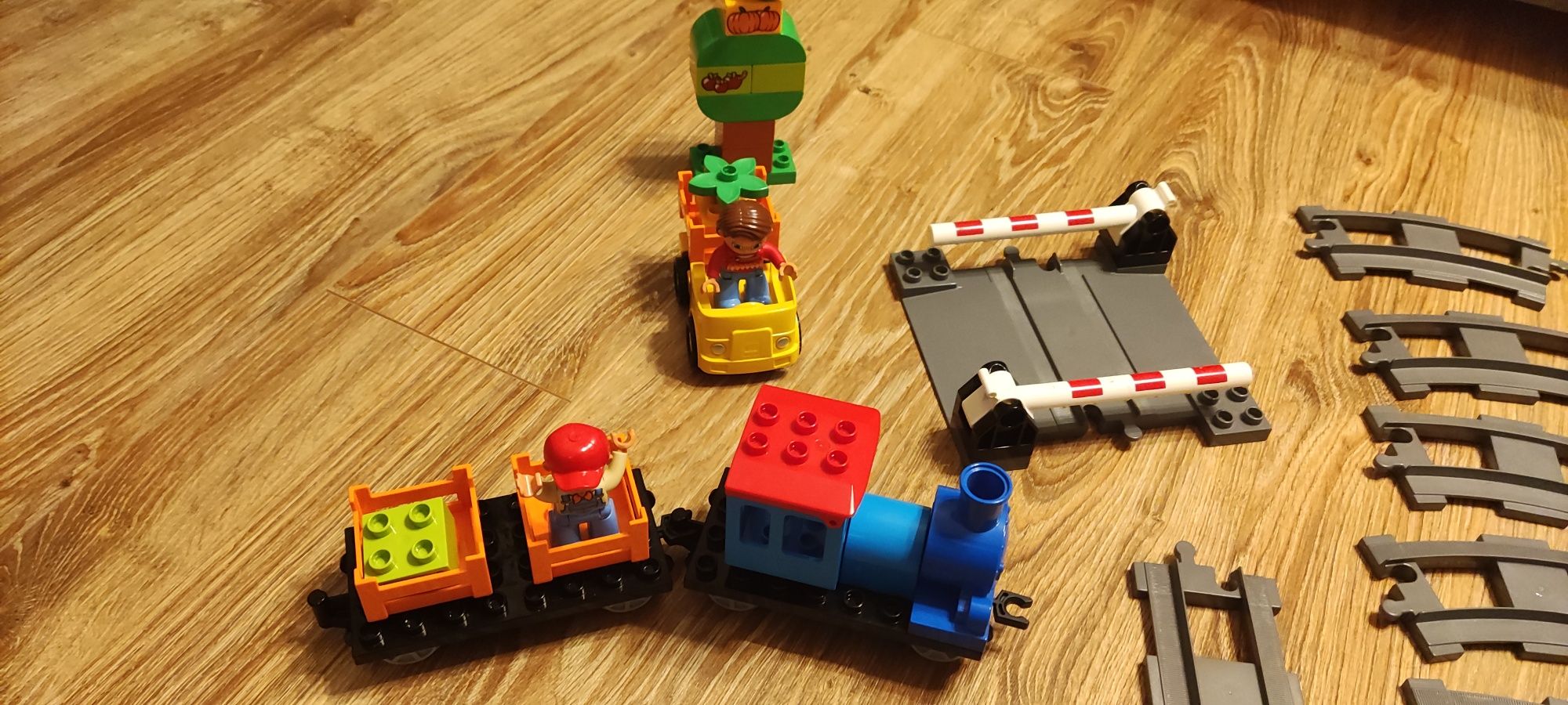 LEGO DUPLO ciuchcia przejazd kolejowy 10810