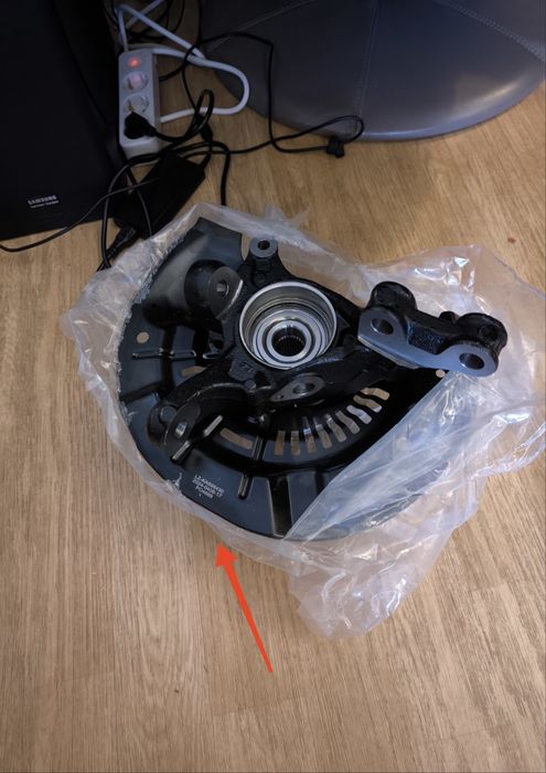 Ступица,поворотный кулак в сборе Toyota Sienna 3 поколение 3.5