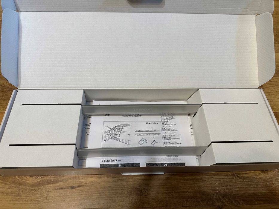 Oryginalne  listwy progowe z aluminium Volkswagen T-ROC- nowe !!