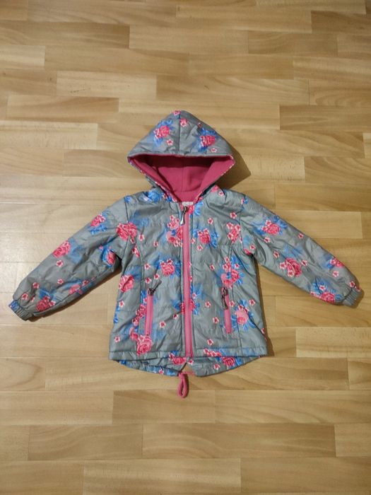 Продам куртку курточку весна -осень для девочки р 98-104