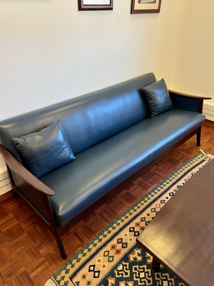 Sofá vintage em pele