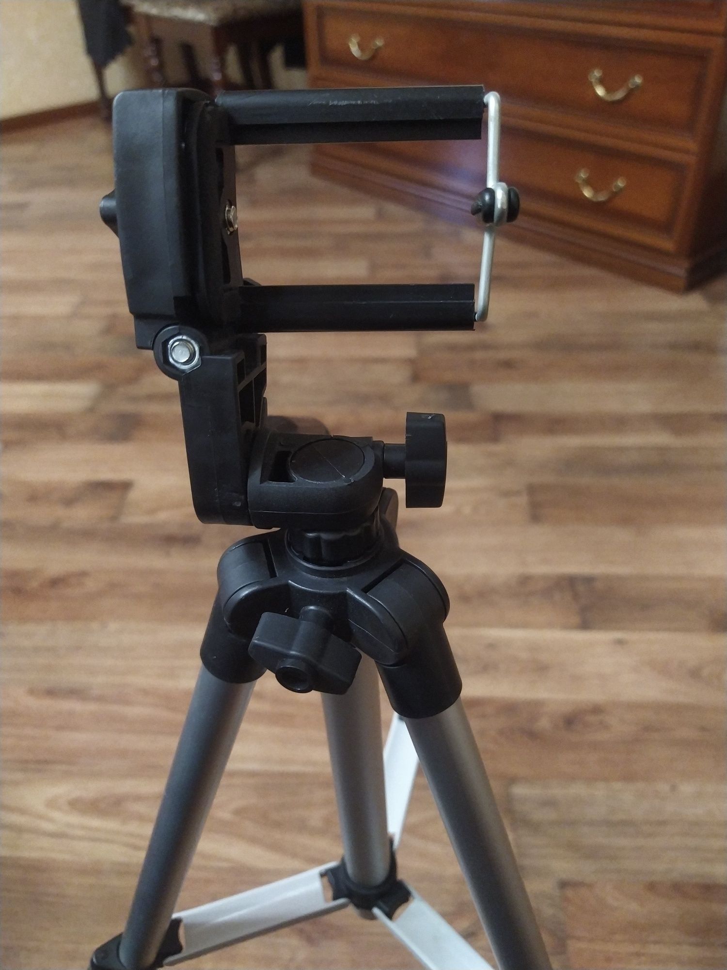 Штатив TRIPOD 3110