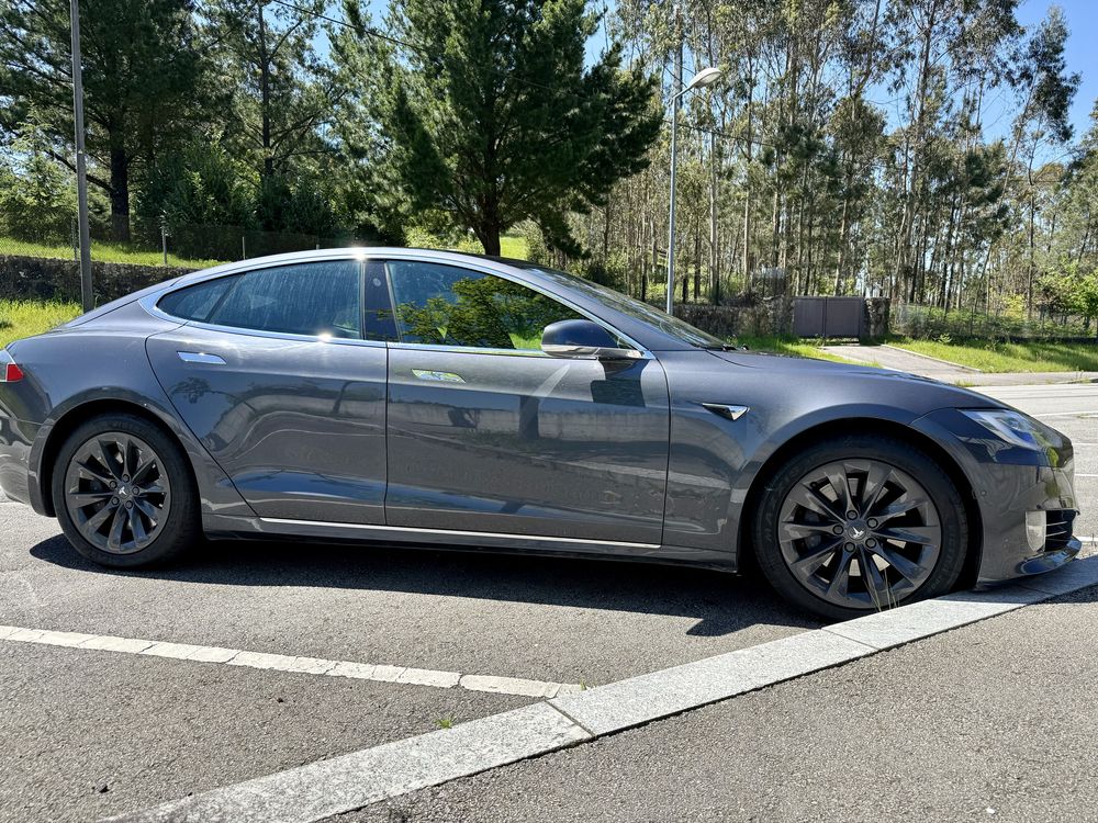 Tesla Model S Dual Motor 525cv - 2018/12 c Garantia